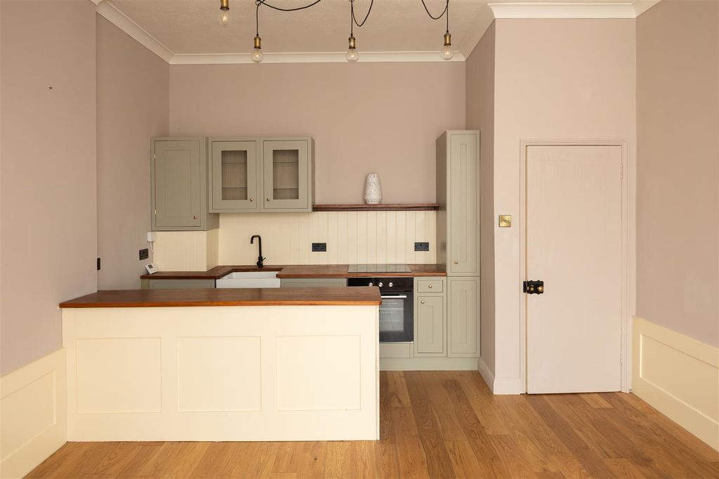 Property photo 2 of 17 Kitchen