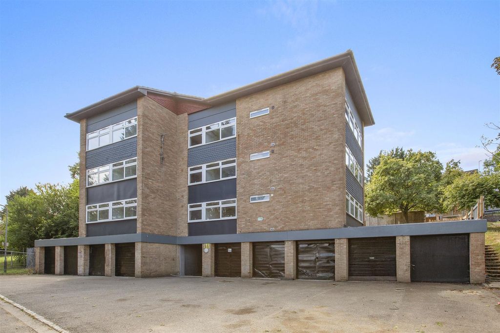 Property photo 1 of 6 Front Aspect