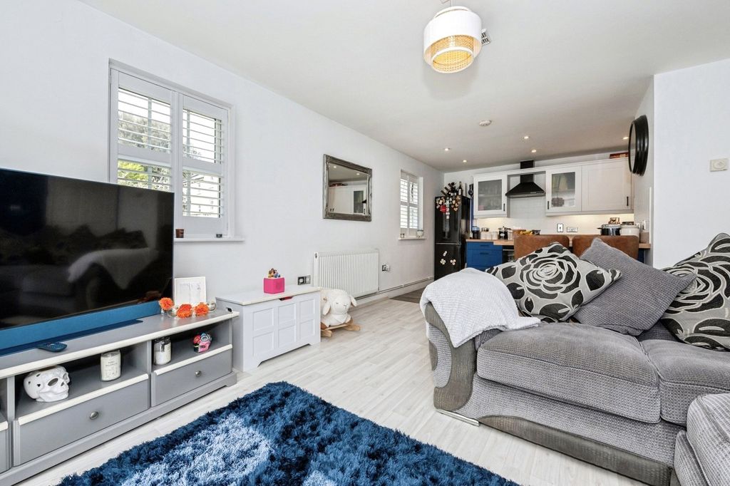 Property photo 2 of 14 Picture No. 20