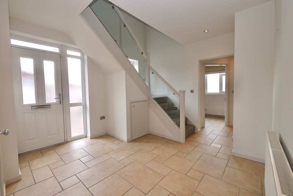 Property photo 3 of 21 2
