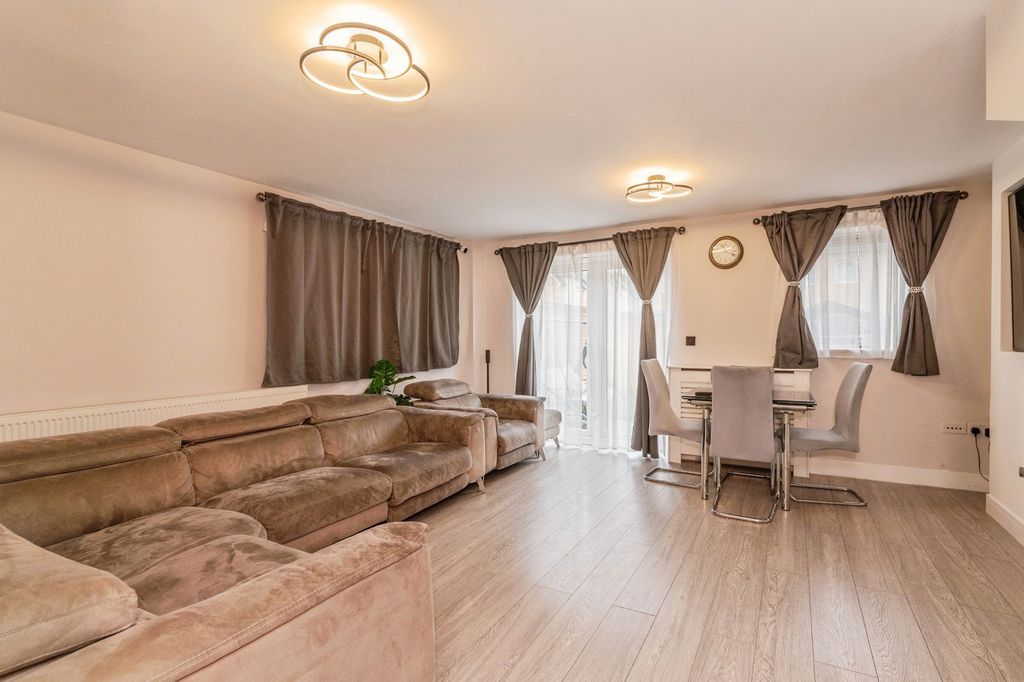 Property photo 2 of 25 Picture