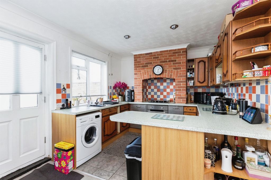 Property photo 3 of 17