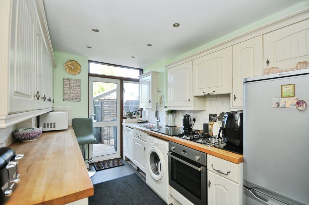 Property photo 1 of 15 Kitchen
