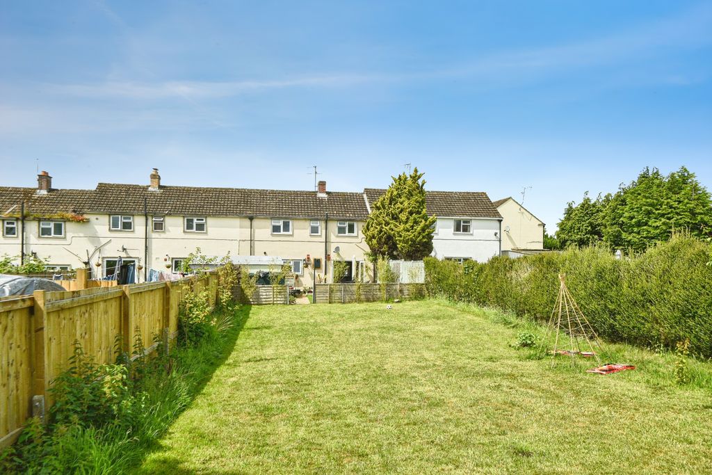 Property photo 2 of 21
