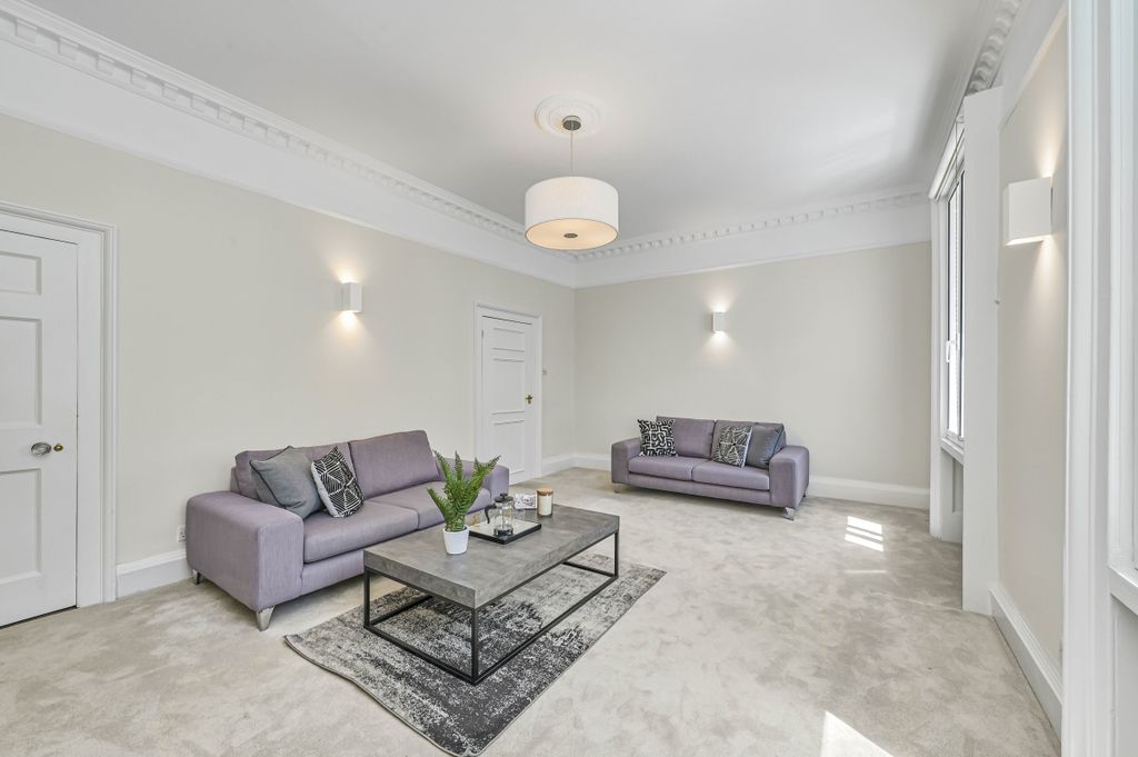 Property photo 2 of 22 Hdw_-_Queen_Anne_...