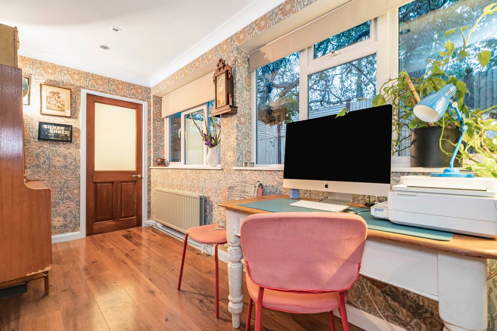 Additional image 17 of 4 bed detached house for saleCastleleigh Court, Enfield EN2