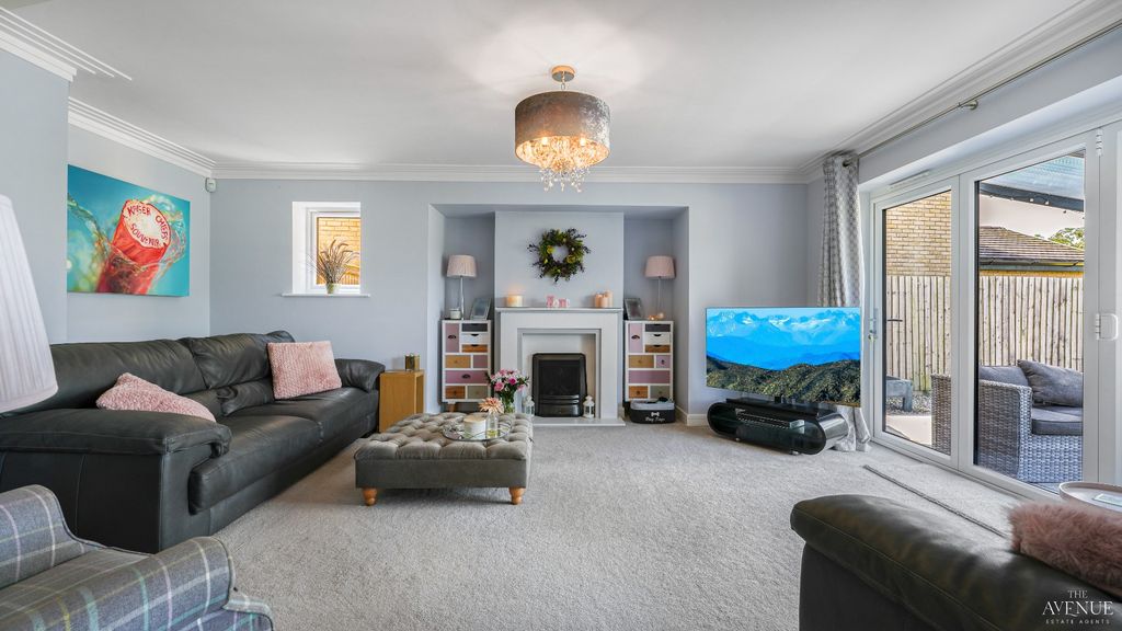 Property photo 2 of 38 3939416