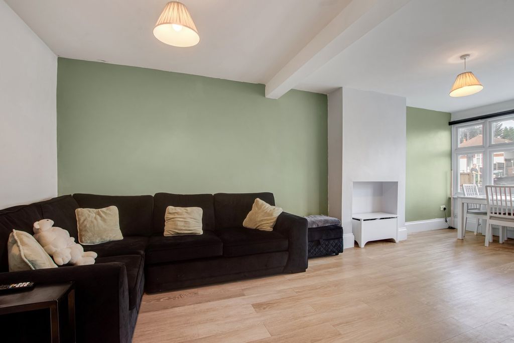 Property photo 3 of 9