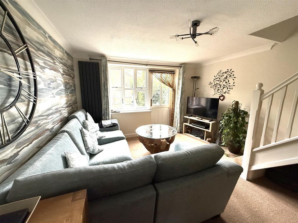 Property photo 3 of 14 Brafield 9.Jpg