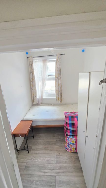 Property photo 1 of 2