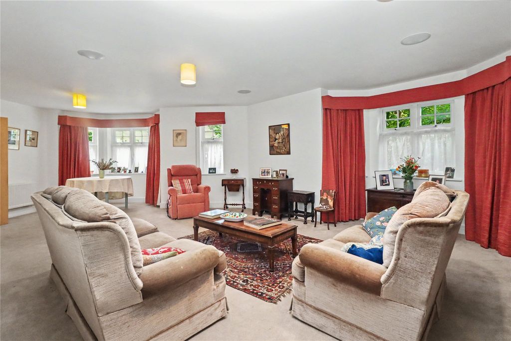 Property photo 2 of 20 Picture No. 27