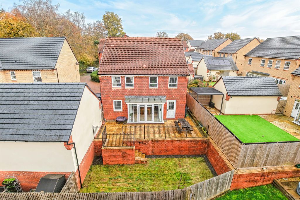 Property photo 2 of 28