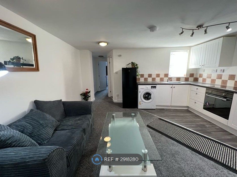 Property photo 1 of 15 Living Room/Kitchen