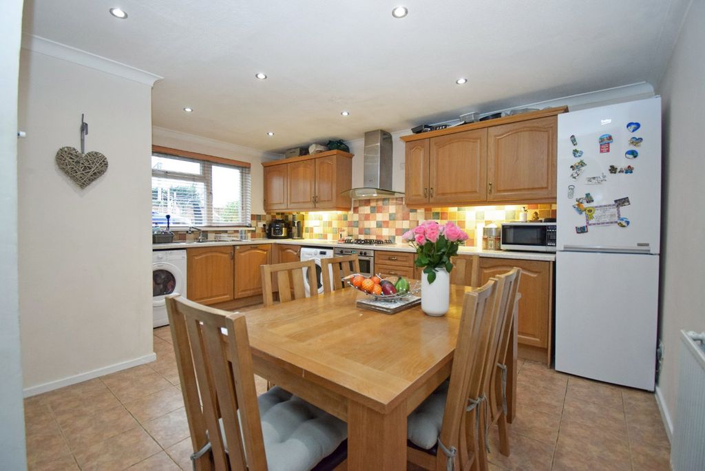 Property photo 2 of 12 Kitchen/Dining
