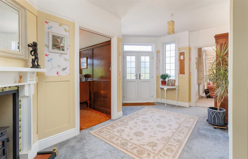 Property photo 3 of 29 Hallway