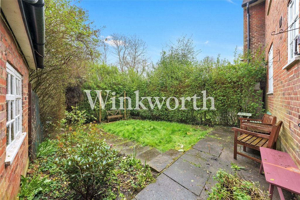 Property photo 3 of 10 Picture No. 25