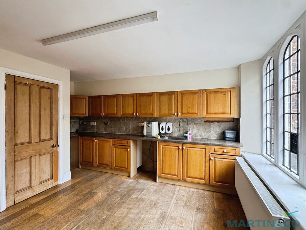 Property photo 3 of 14 4012A828--4052-874C-1A120Fe30098-26939-00000B99C6F