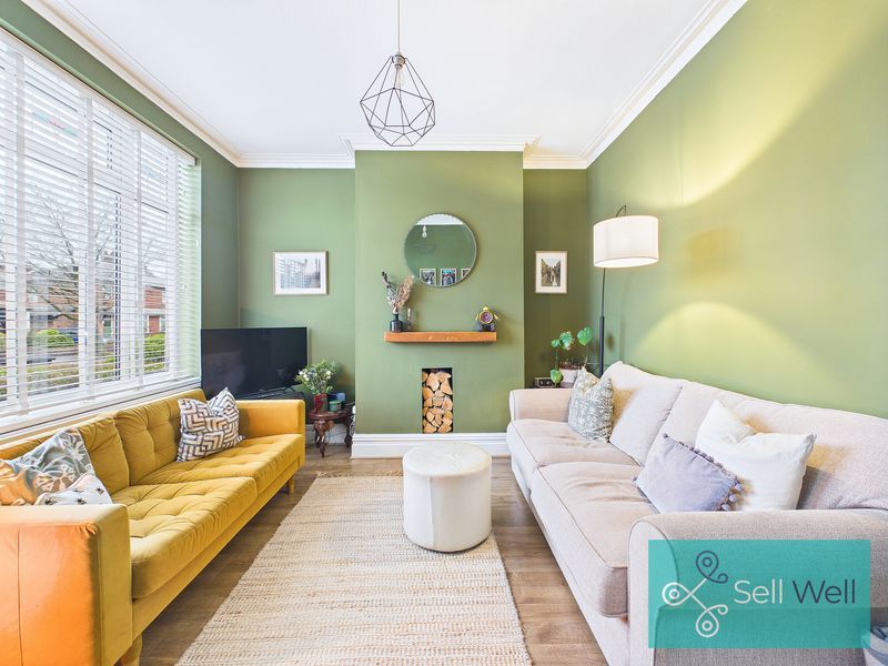 Property photo 3 of 18 Lounge