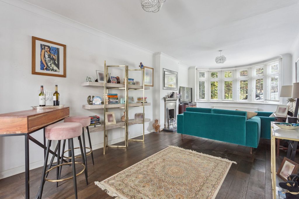 Property photo 3 of 19 Reception