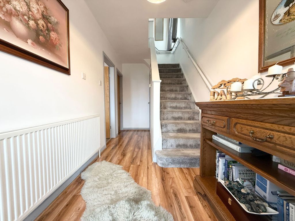 Property photo 3 of 26