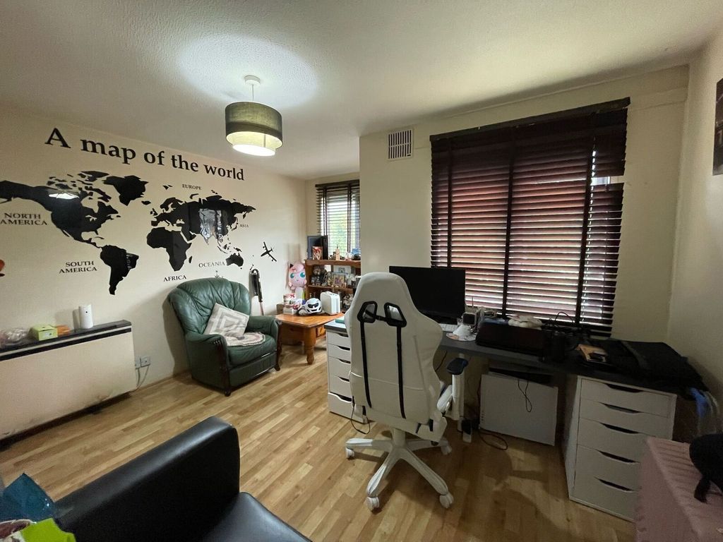 Property photo 2 of 4