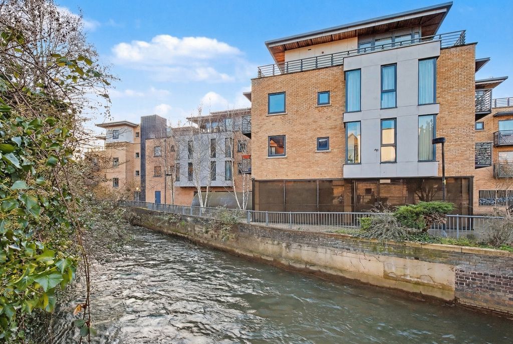 Property photo 1 of 12 Front