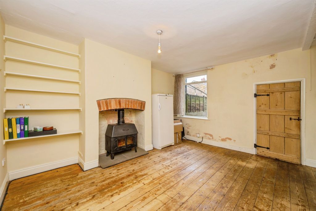 Property photo 2 of 25