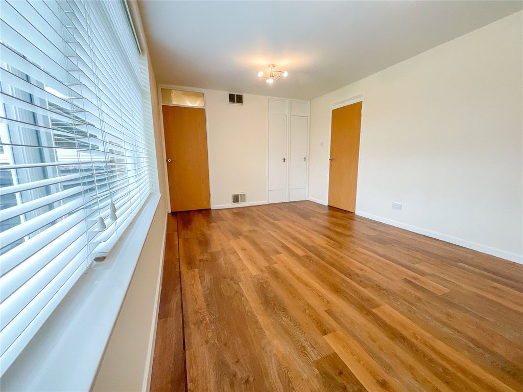 Property photo 3 of 11 Picture No. 06