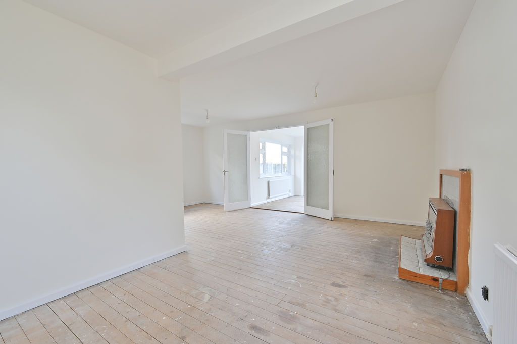 Property photo 2 of 20 Living Room