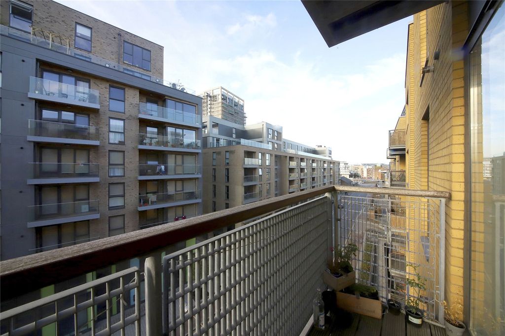 Property photo 3 of 5 Picture No. 20