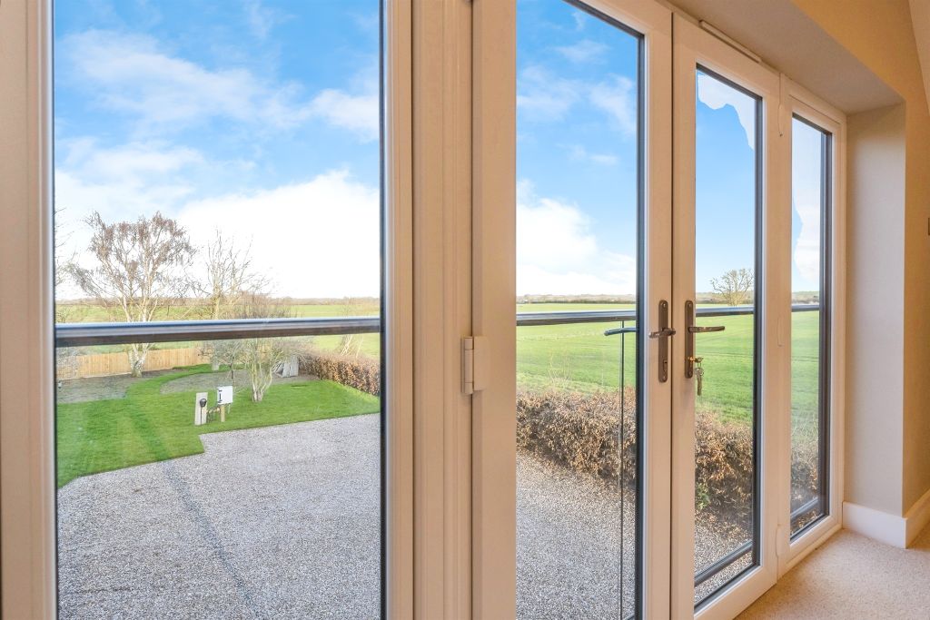 Property photo 3 of 28