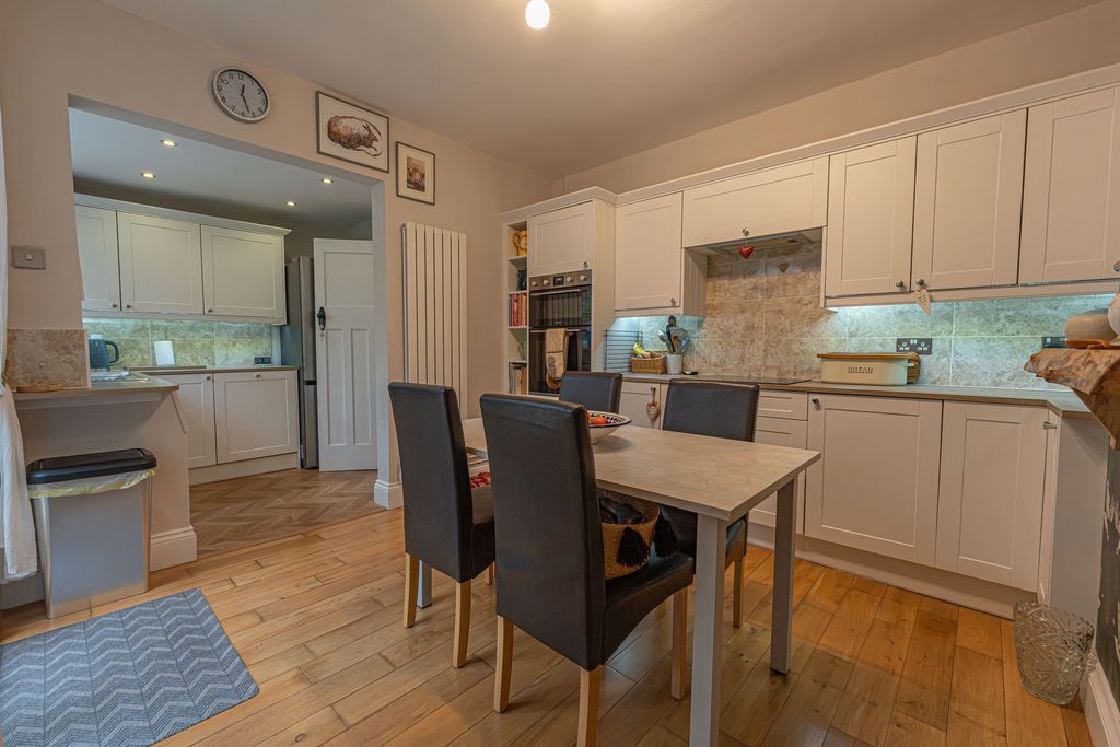 Property photo 3 of 29