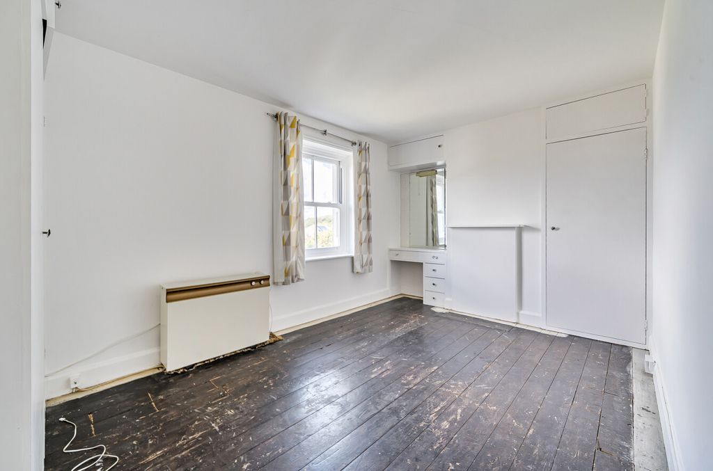 Property photo 3 of 13 3 - 1349309-12-68B99E...