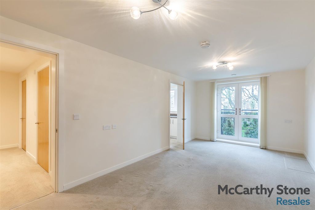 Property photo 2 of 25 8681015-Interior01.Jpg