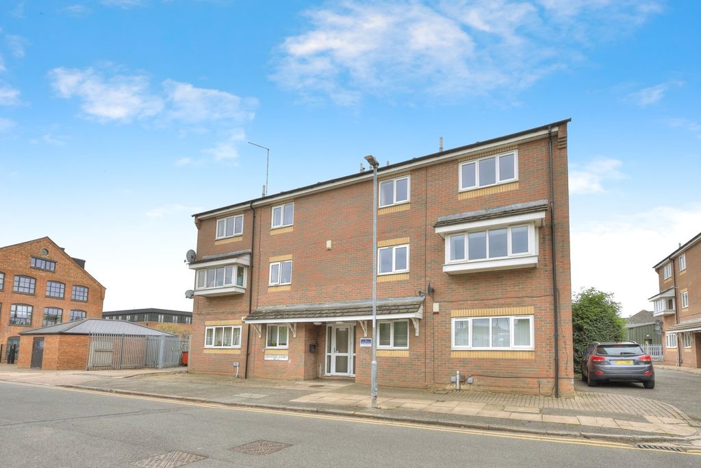 Property photo 1 of 12 Front