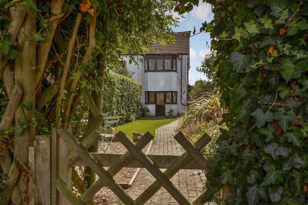 Property photo 1 of 16 Front External Lifestyle Photograph Web