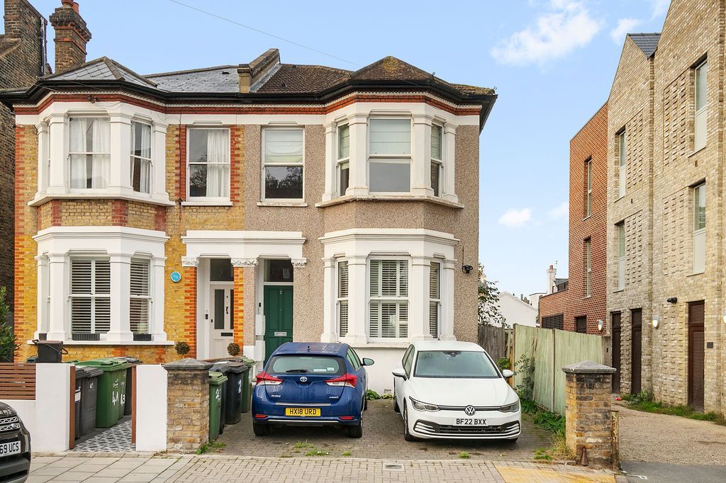 Property photo 2 of 14