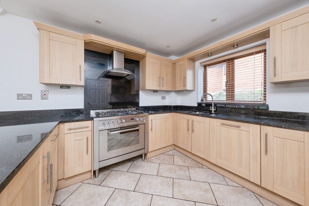 Property photo 2 of 20 Pbox-Img.Jpg