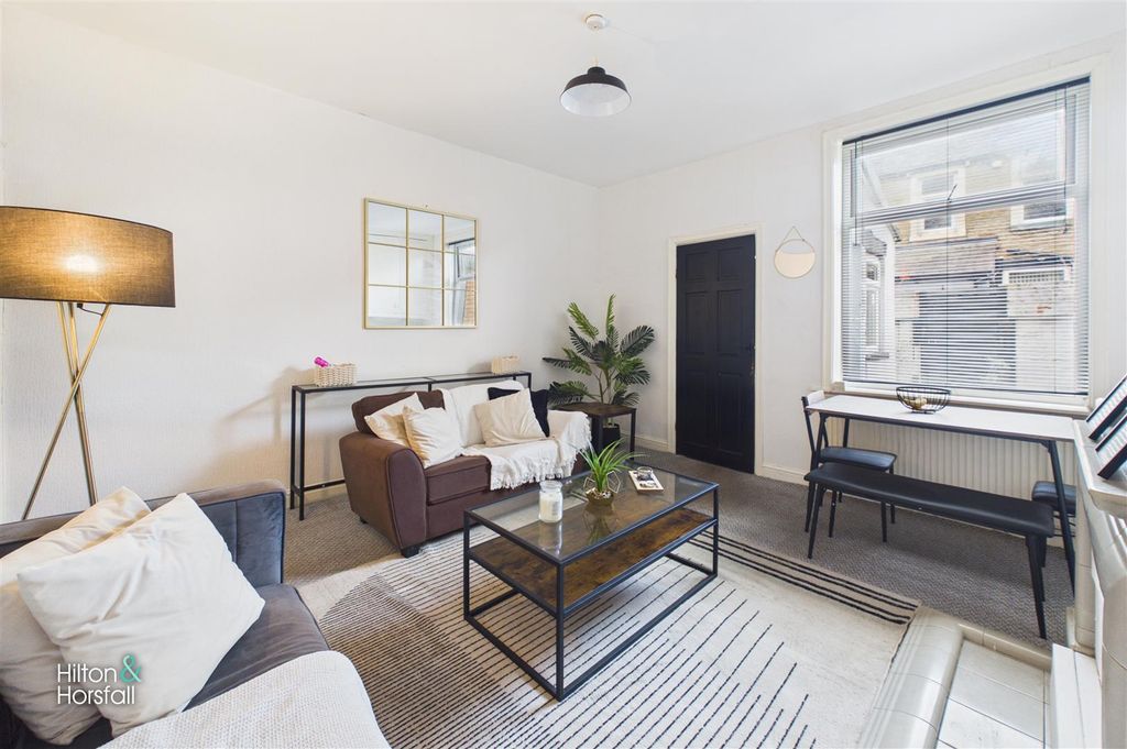 Property photo 3 of 9 Linby Street