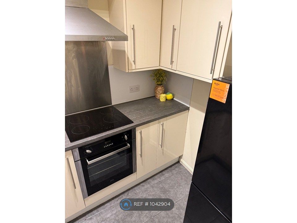 Property photo 2 of 7 Kitchen