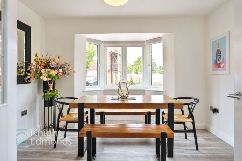 Property photo 2 of 33 Dining Room