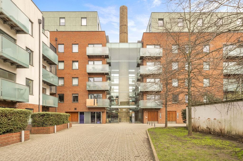 Property photo 2 of 11