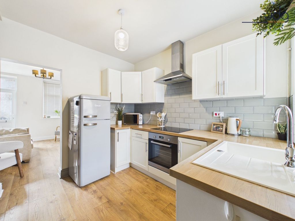 Property photo 3 of 9 Kitchen With Breakfast Bar