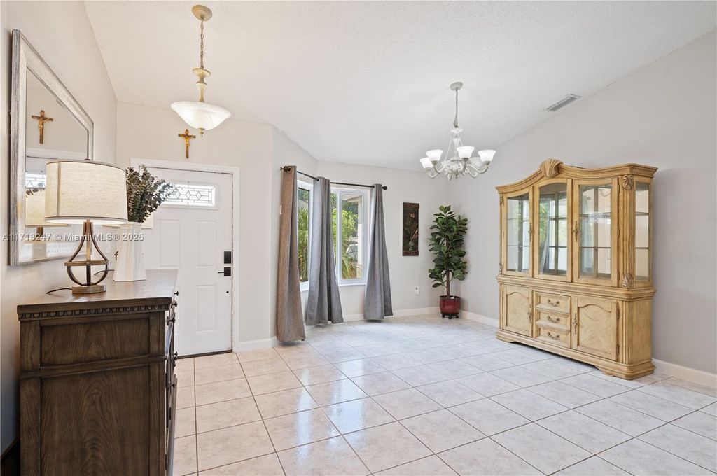 Property photo 3 of 25 <Alttext/>
