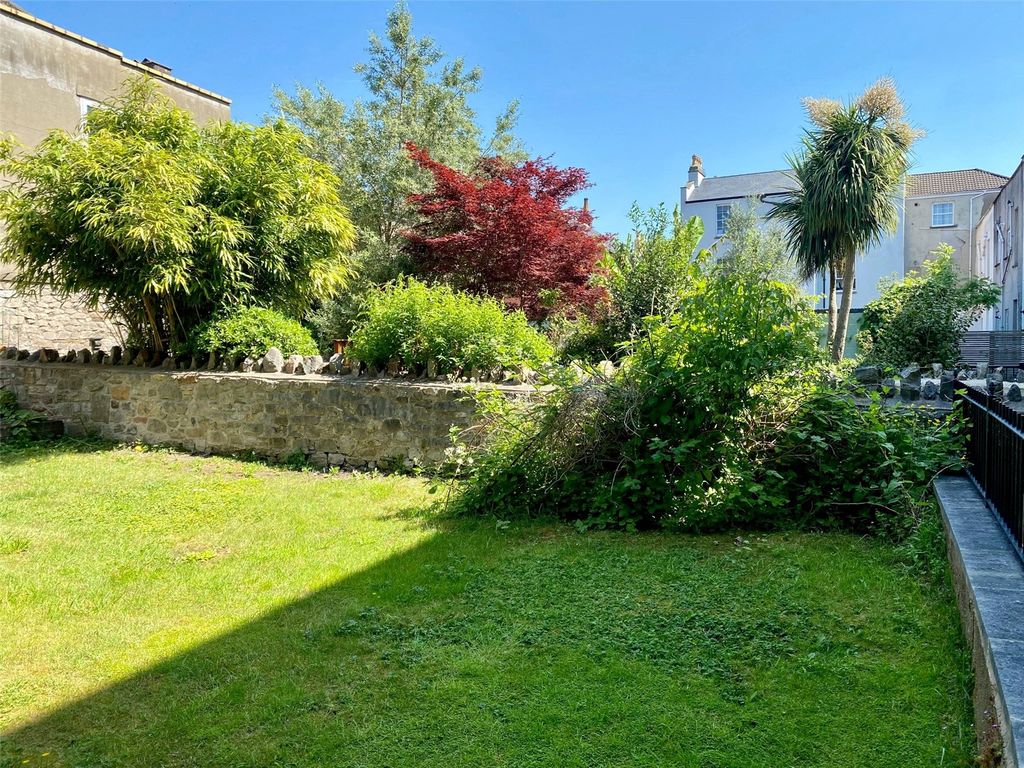 Property photo 3 of 17 Picture No. 18