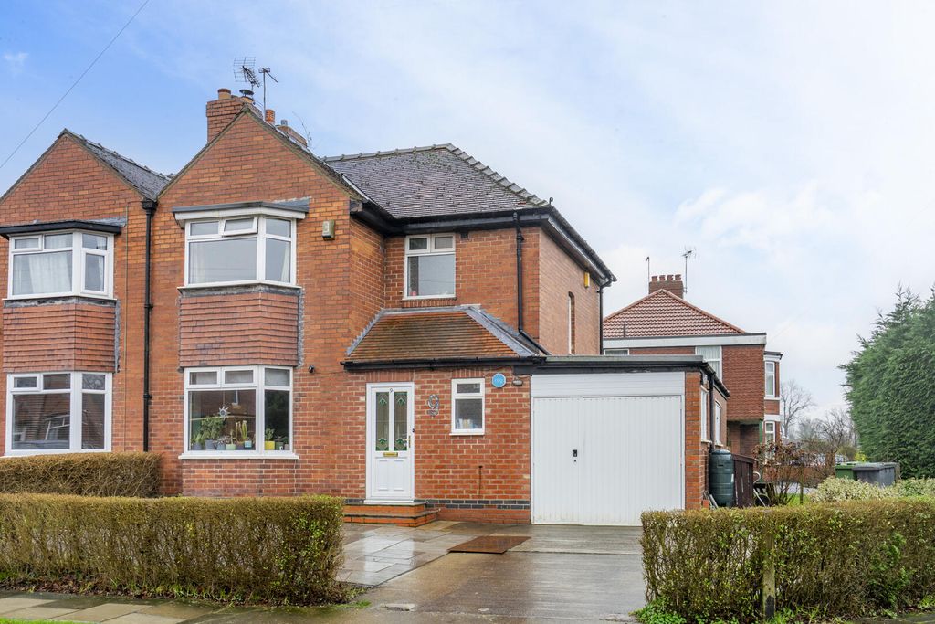 Property photo 1 of 17 Front (Exterior)