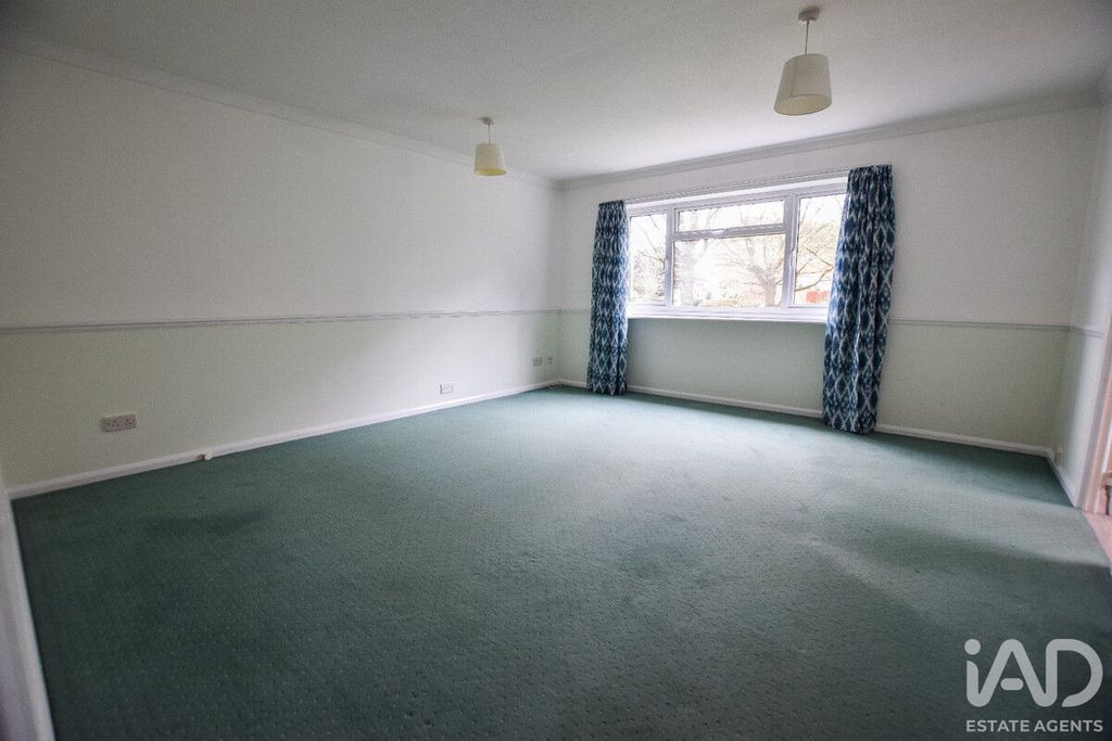 Property photo 2 of 6