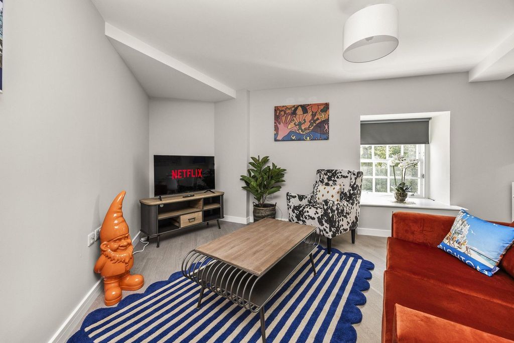 Property photo 1 of 15 Living Room