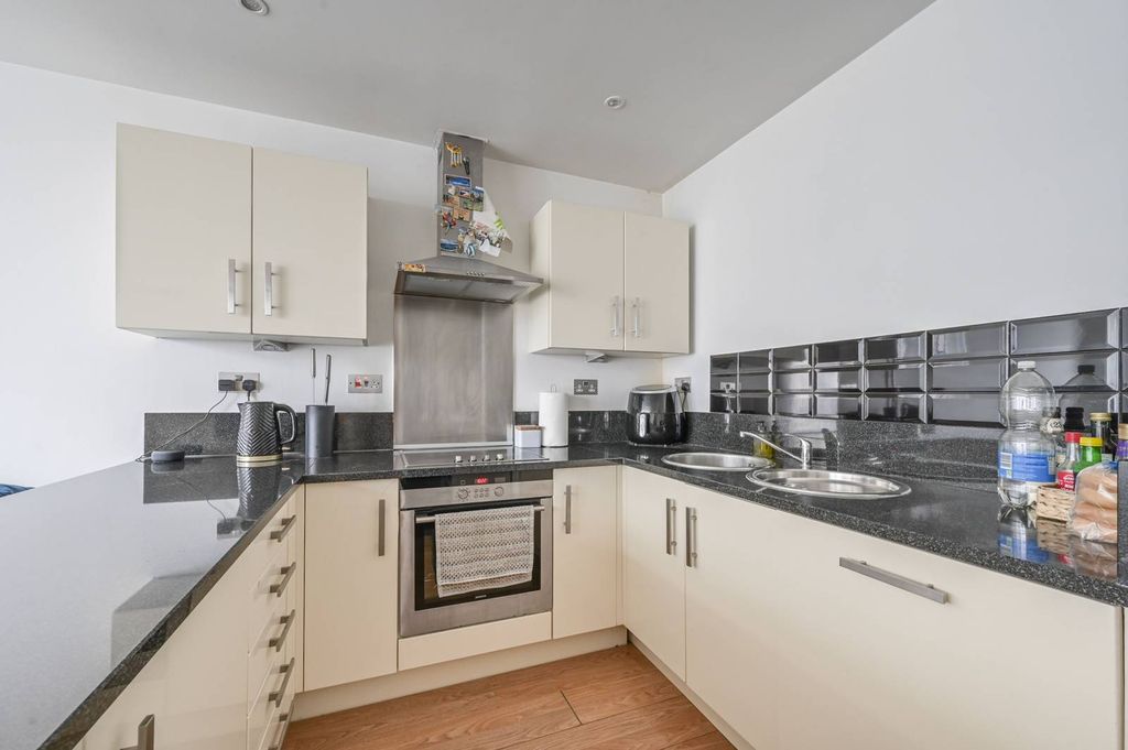 Property photo 2 of 9