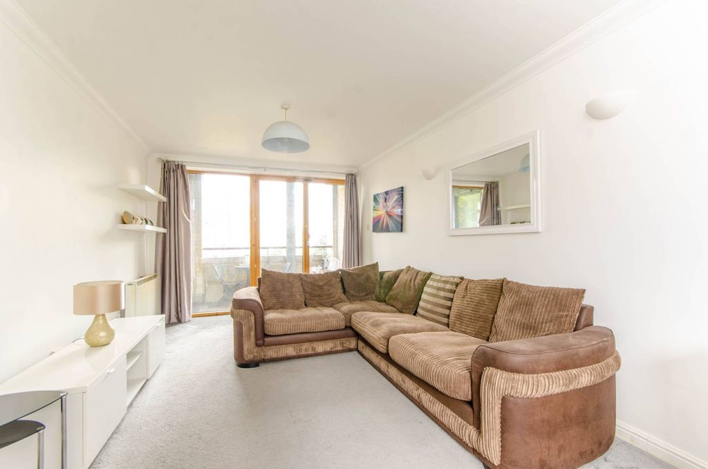 Property photo 2 of 7